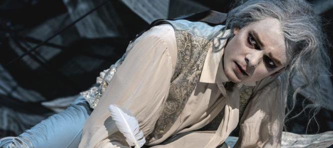 Unge Lukas Toya er formidabel i rollen som Mozart på Det Kongelige Teater. 