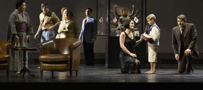 Madame Butterfly er kommet på museum i den nye udgave af Puccinis opera på Operaen. 